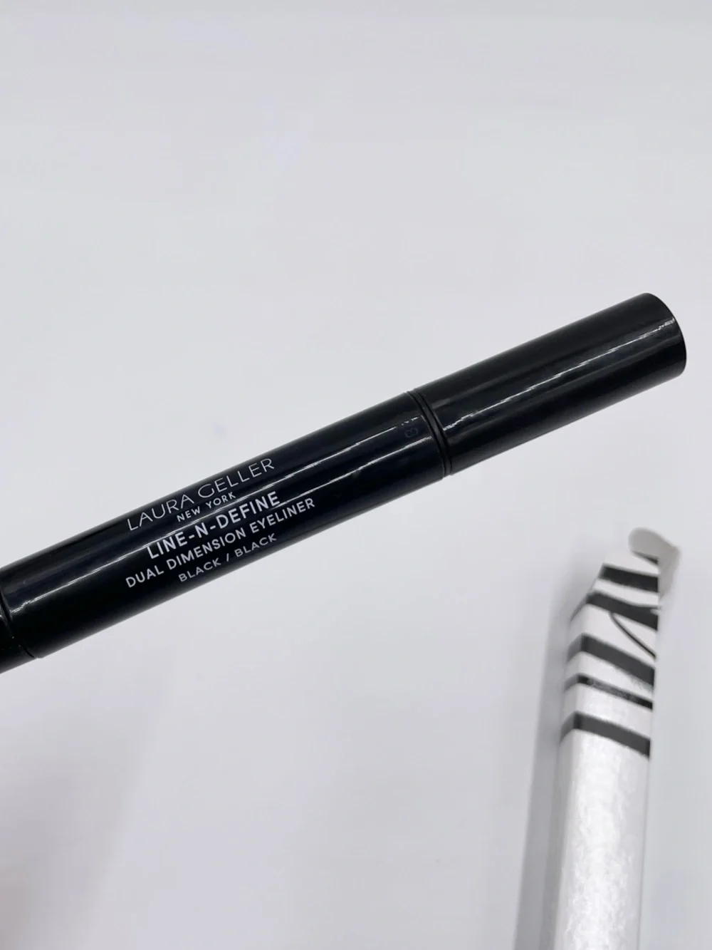 NEW Laura Geller Line n Define Dual Dimension Eyeliner Black/Black Kohl Liquid
